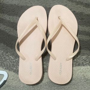 Worn) Old Navy pink flip flops